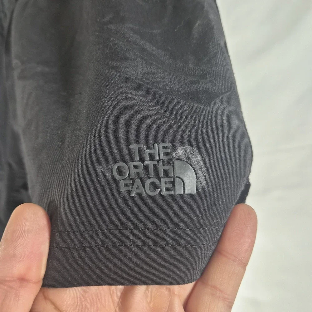 The North Face Men's Small Black Swim Trunks Mesh Lined  Beach Shorts